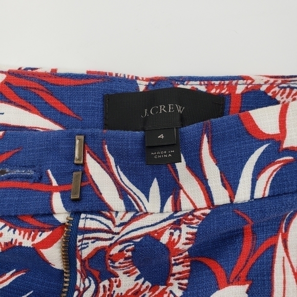 𝅺j. Crew Blue and Red Floral Shorts, Size 4 - Picture 6 of 9